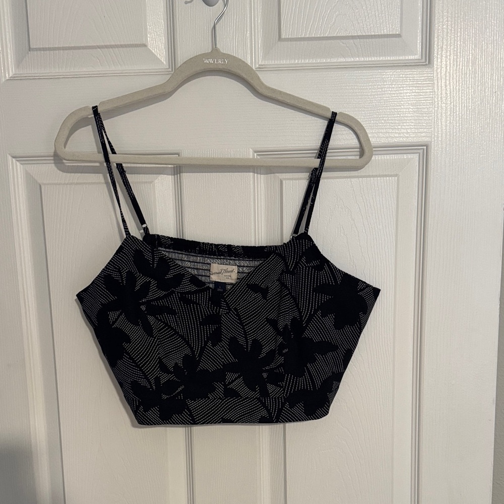 Universal Thread Black and White Floral Crop Top